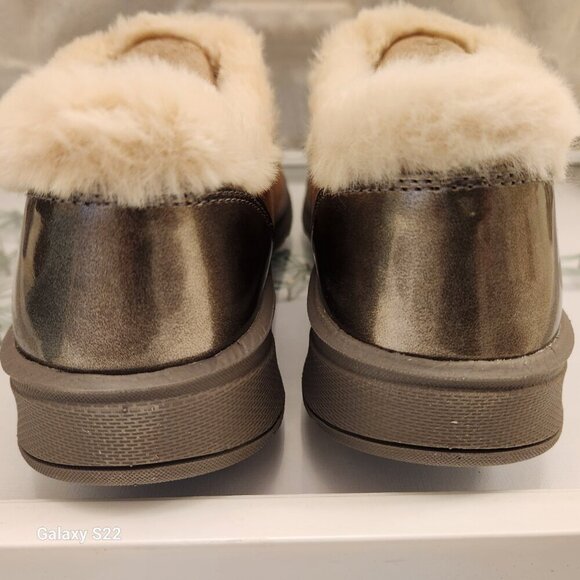 BZees Women's, Golden Shootie shoes. NIB. Size: various - Picture 6 of 11